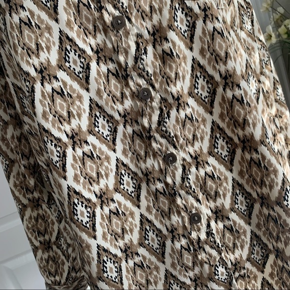 Ellen Tracy Button Down Printed Top - Picture 4 of 12